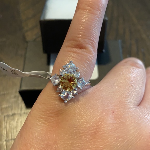 Beautiful Dreamer Yellow Topaz Ring Size 5 - Picture 4 of 4